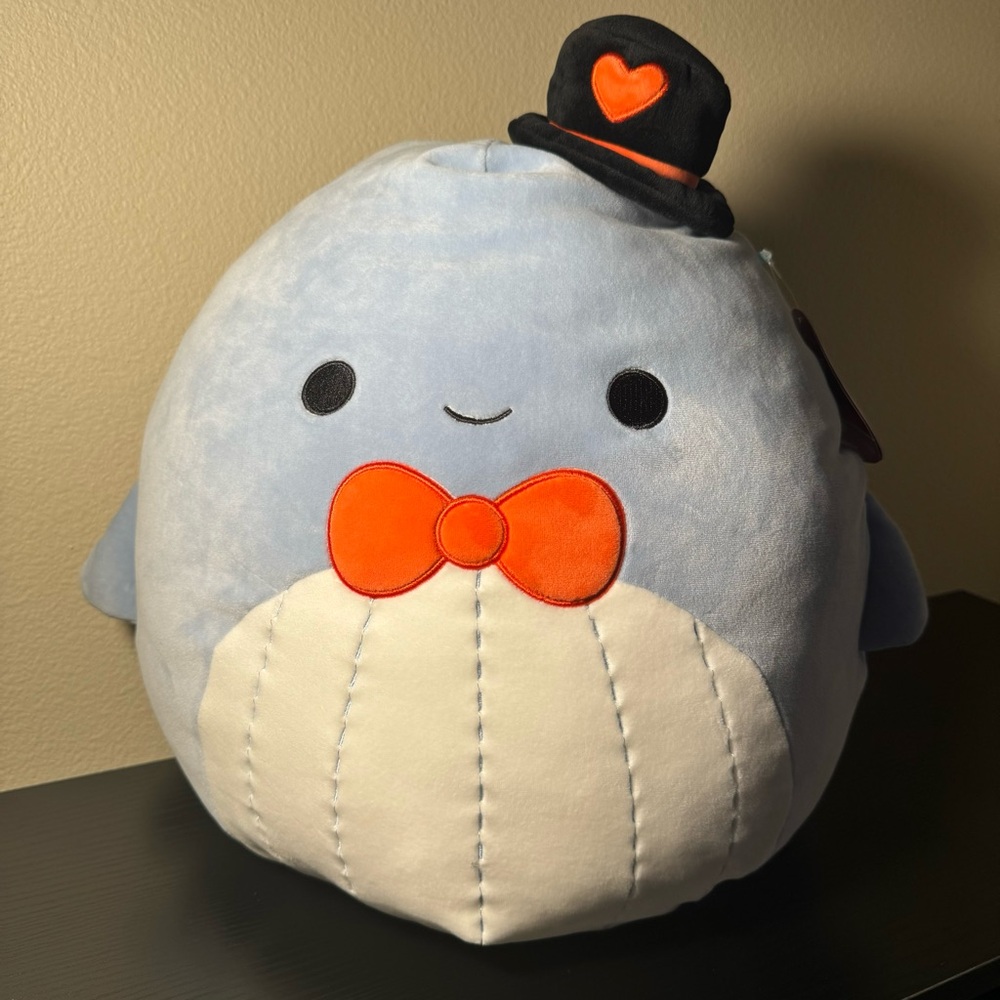 RARE Squishmallow Kellytoy Samir Whale Top Hat Valentines Day